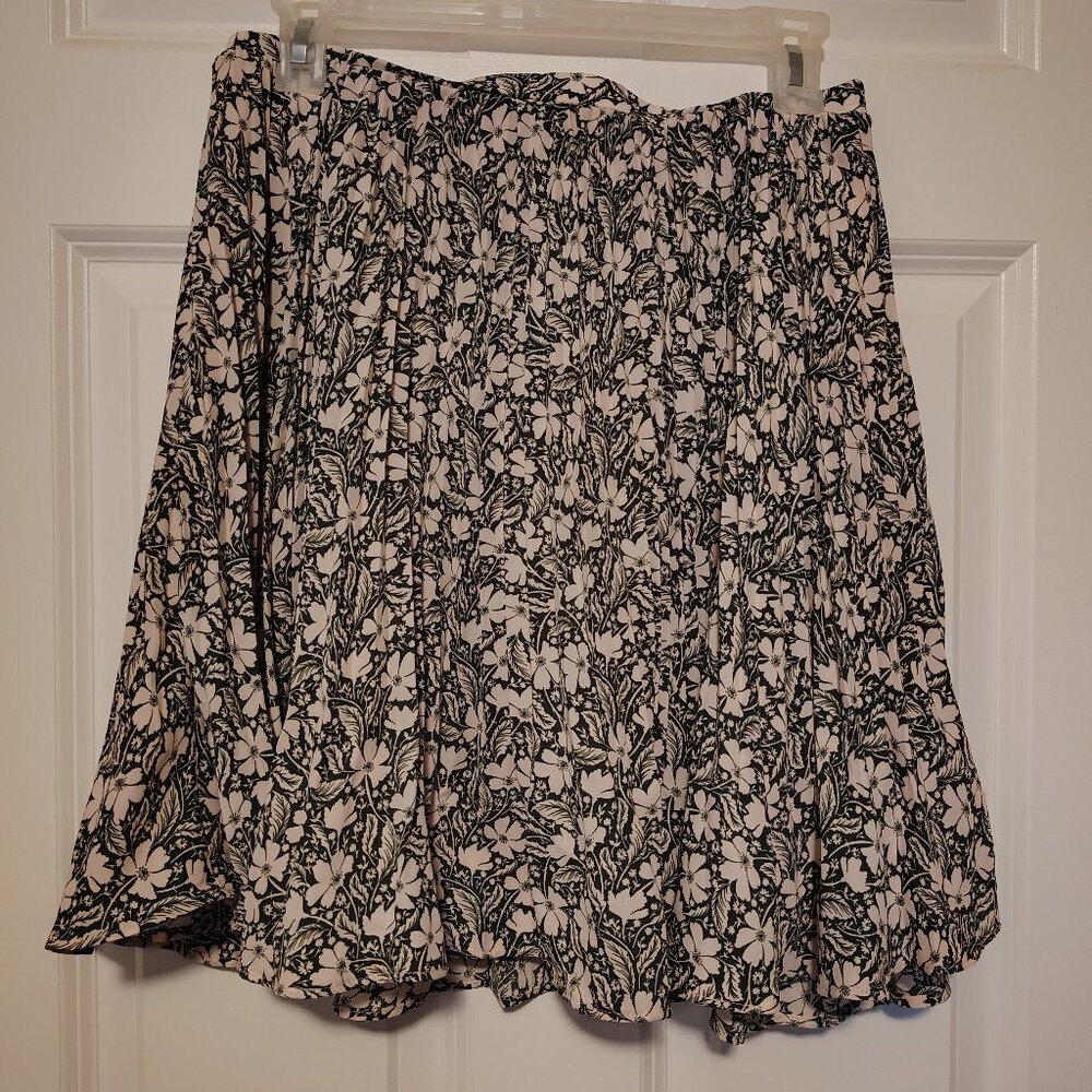 On 34th Skater Girl Skirt Hawaiian Floral Mini Pleated Y2K Stretchy Pink NWT